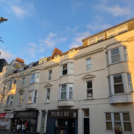 The City Surfer Apartment - By Coastline Retreats - Parking Included - Sleeps 5 - City Centre Bornemouth Extérieur photo